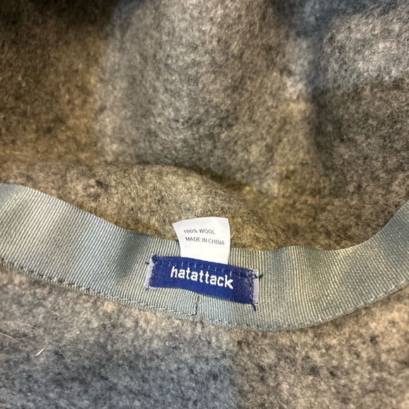 Lot of Four Fall Hats - Picture 5 of 16